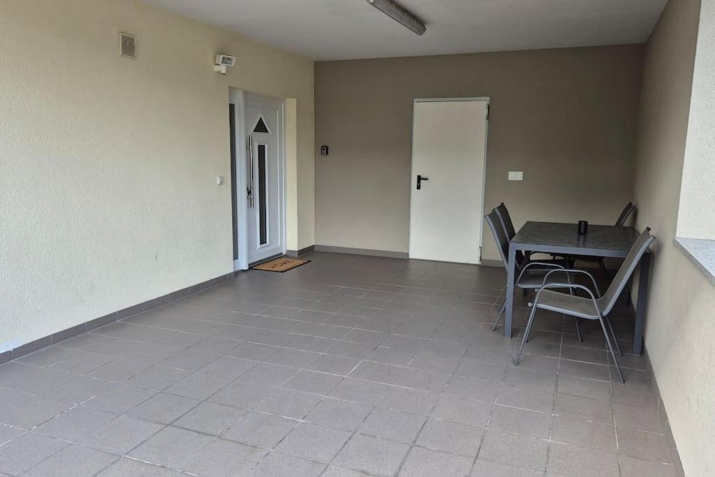 Ferienwohnung Au In Bitburg Exteriör bild